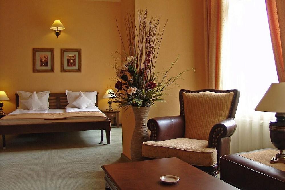 Bella Muzica Hotel Brașov Exterior foto
